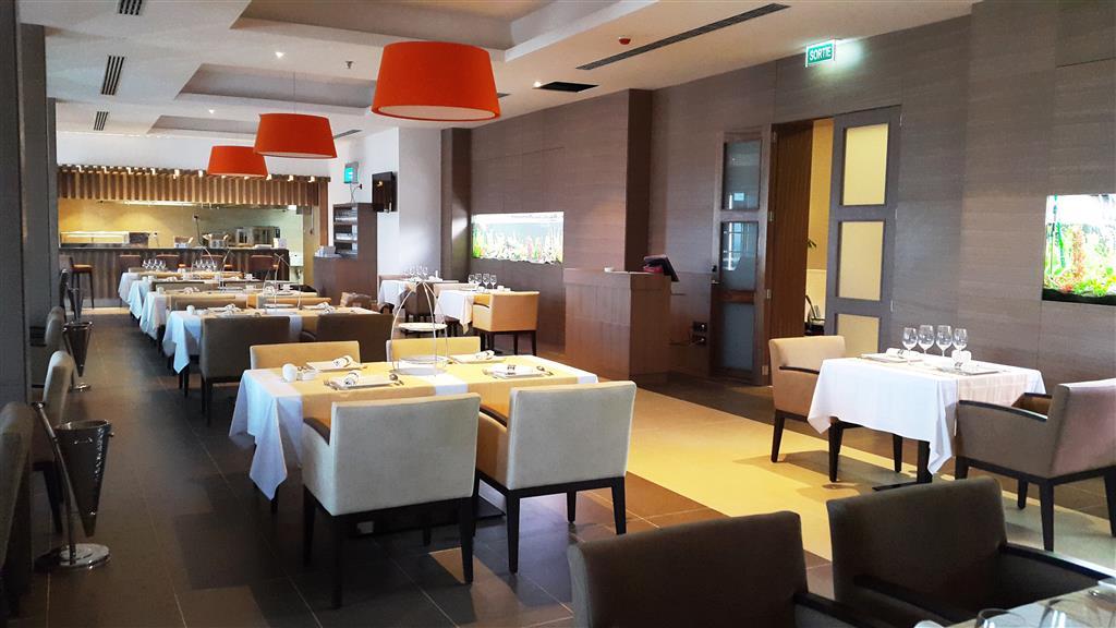 Royal Tulip Skikda Filfila Restauracja zdjęcie